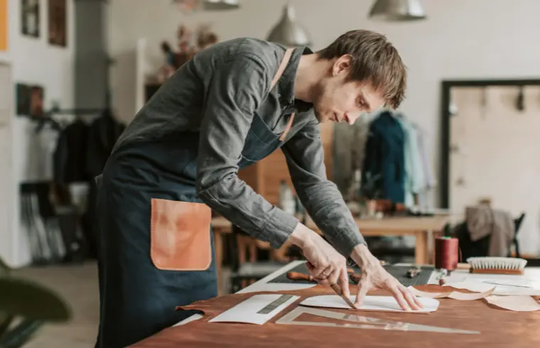 O artesanato em couro cuidando da sua saúde.